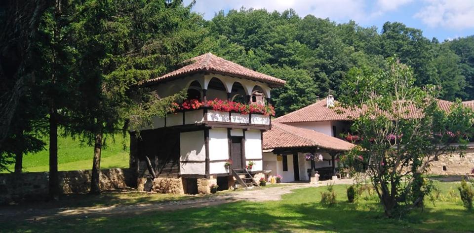 Odmaraliste Vlasko Zdrelo ปิโรต์ ภายนอก รูปภาพ